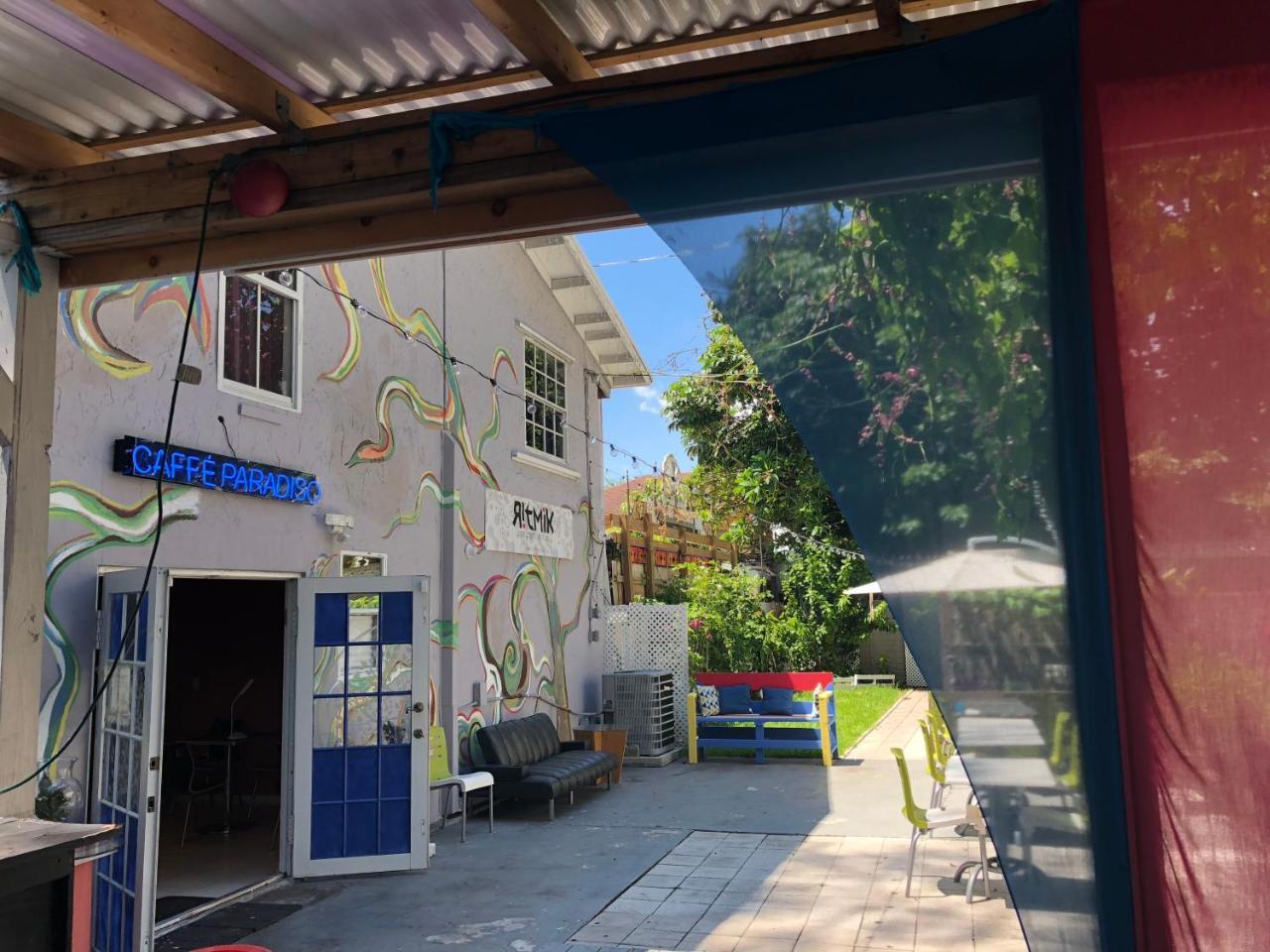Paradiso Hostel